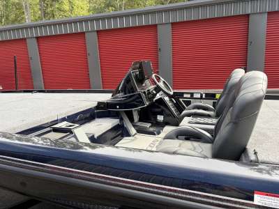 2027 Falcon Boats F21 Predator