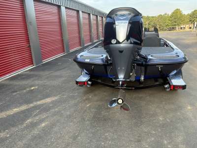2027 Falcon Boats F205
