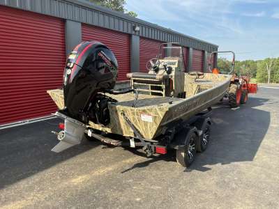 2027 Crestliner 2070 RETRIEVER CC Heavy Duty
