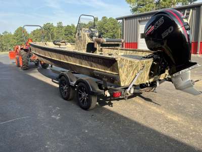 2027 Crestliner 2070 RETRIEVER CC Heavy Duty