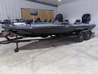 2027 Falcon Boats F215