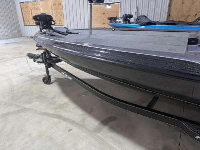 2027 Falcon Boats F215
