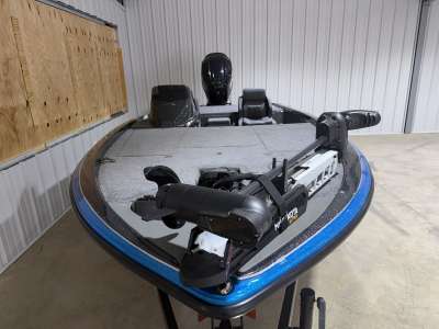 2027 Falcon Boats F205