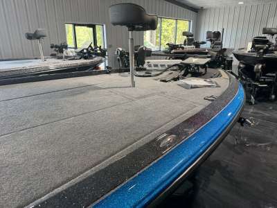 2027 Falcon Boats F205