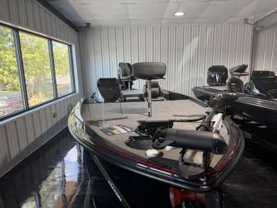 2027 Falcon Boats F205