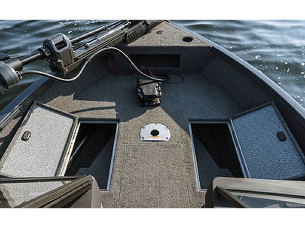 Crestliner 1650 Hawk