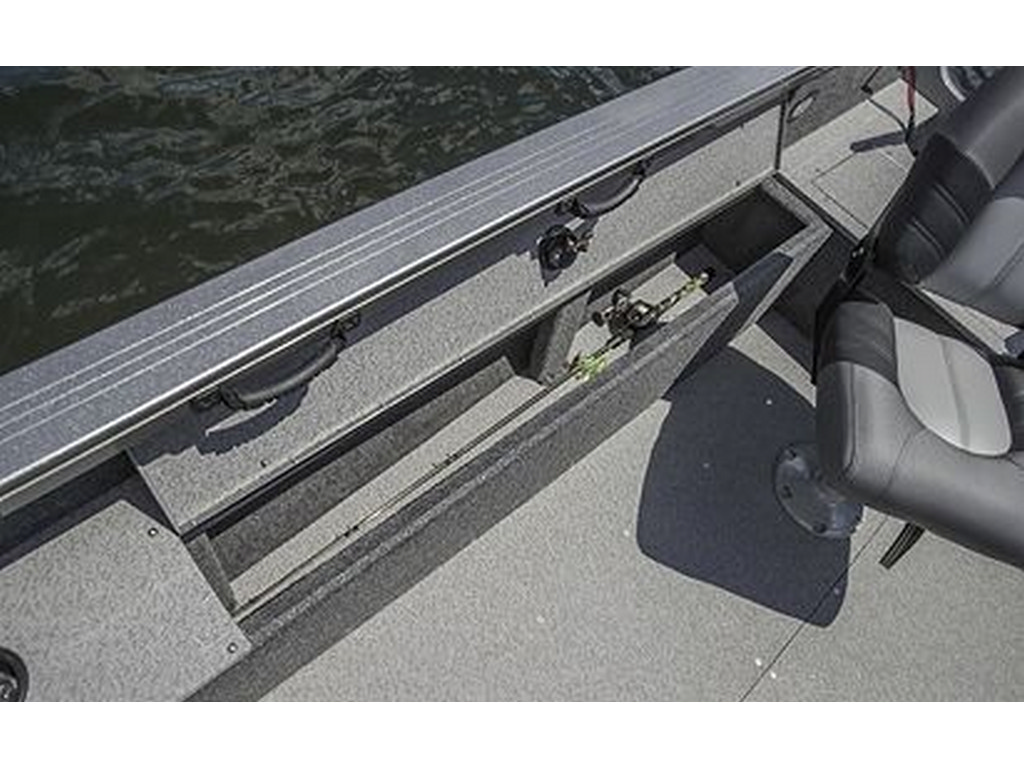 Crestliner 1650 PRO TILLER