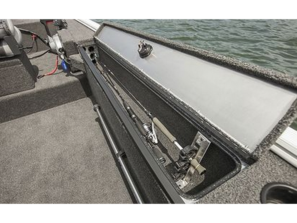 Crestliner 1657 OUTLOOK SS