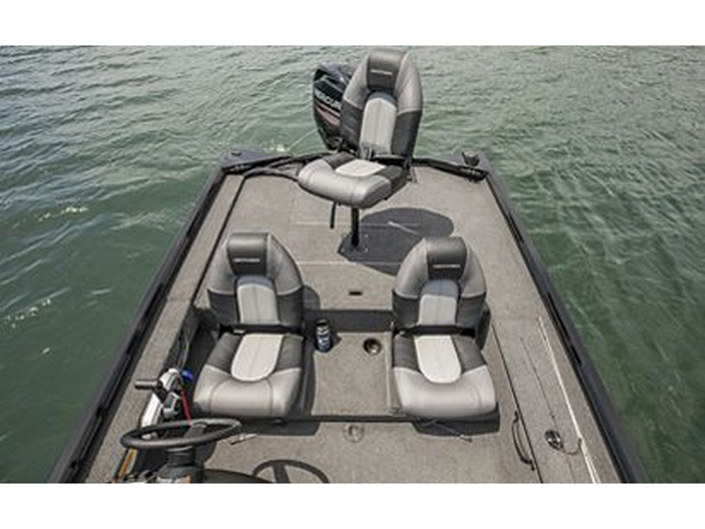Crestliner 1700 RIDGE