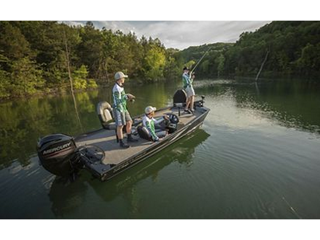 Crestliner 1700 RIDGE