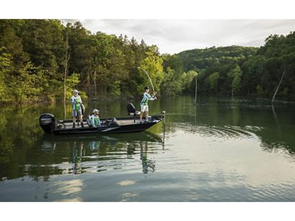 Crestliner 1700 RIDGE