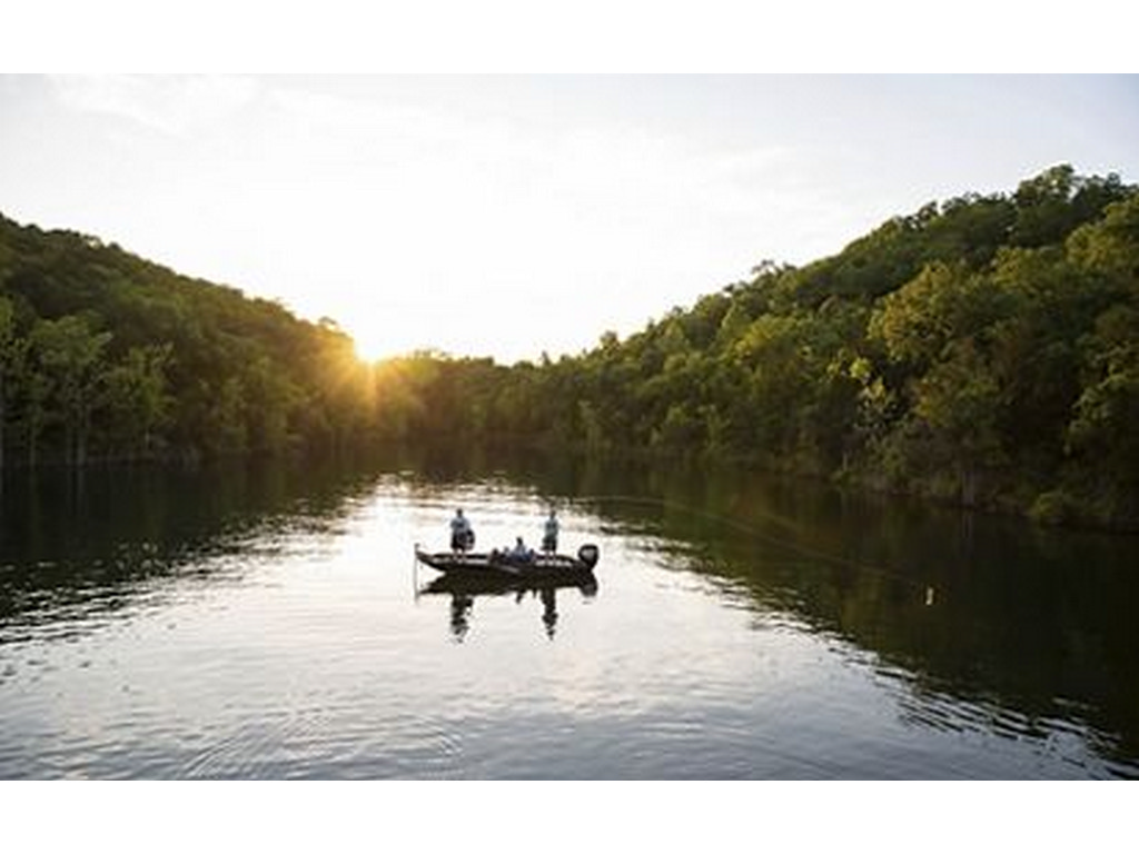 Crestliner 1700 RIDGE