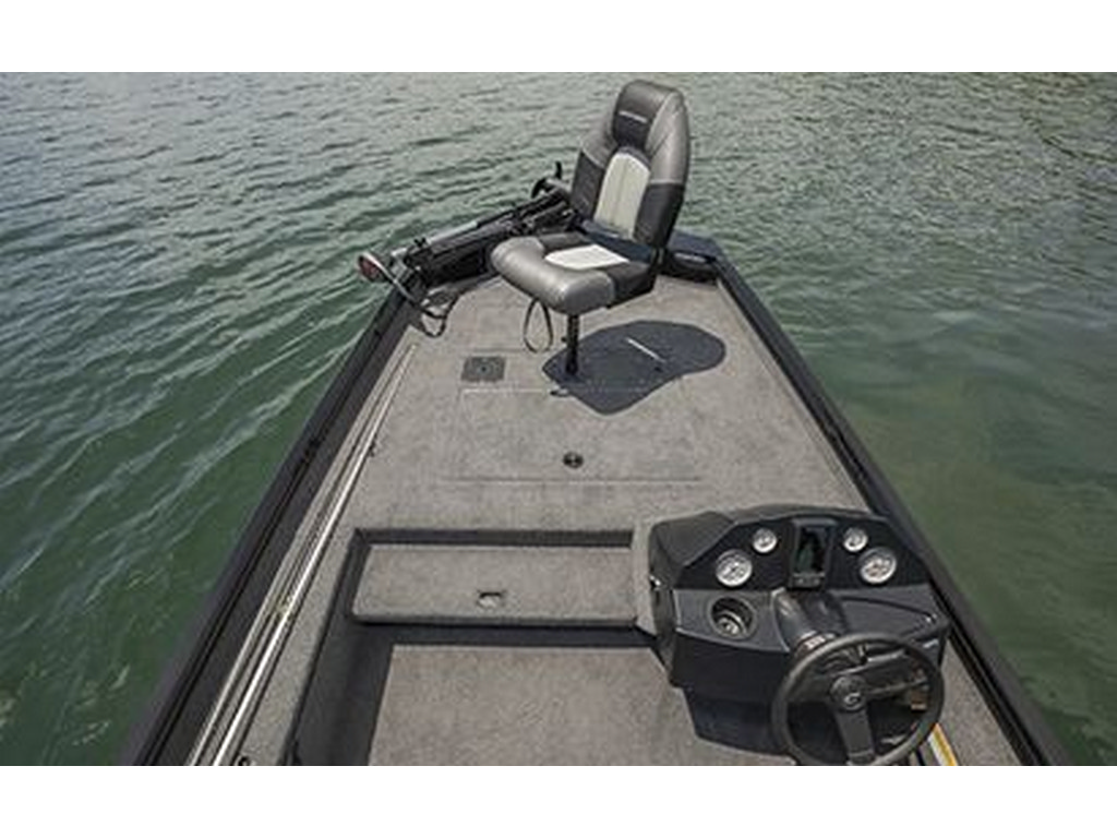 Crestliner 1700 RIDGE