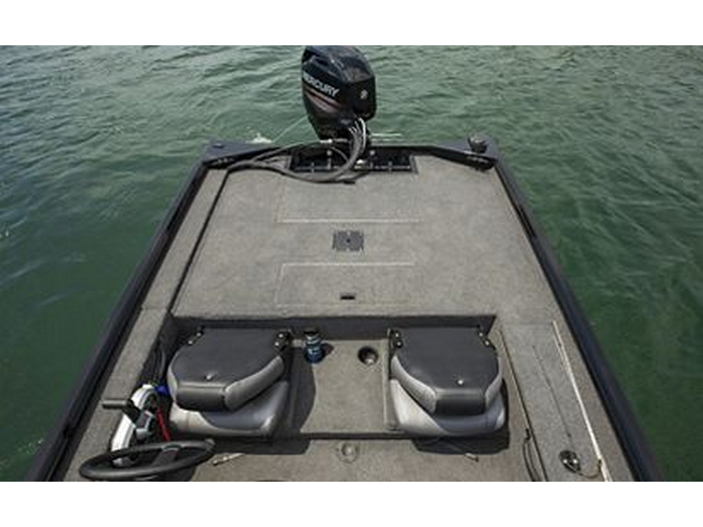 Crestliner 1700 RIDGE