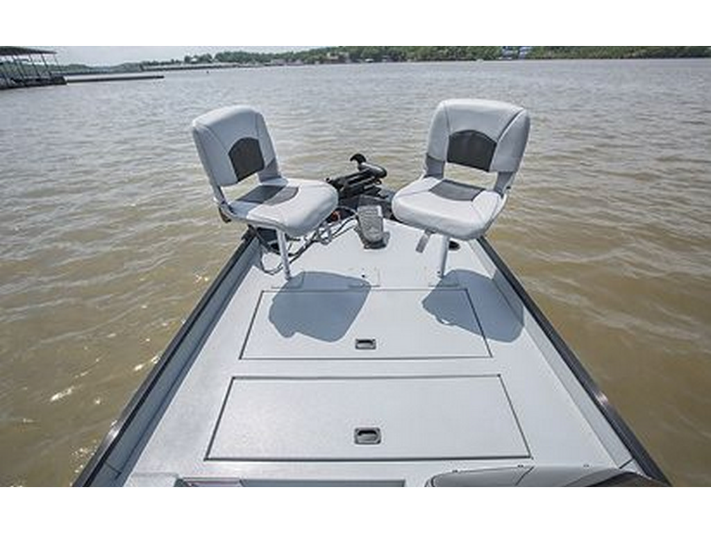 Crestliner 1700 STORM