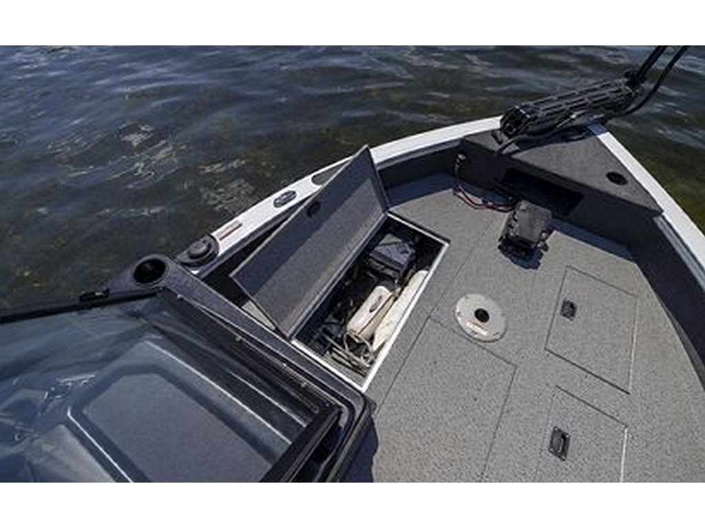 Crestliner 1750 Fish Hawk
