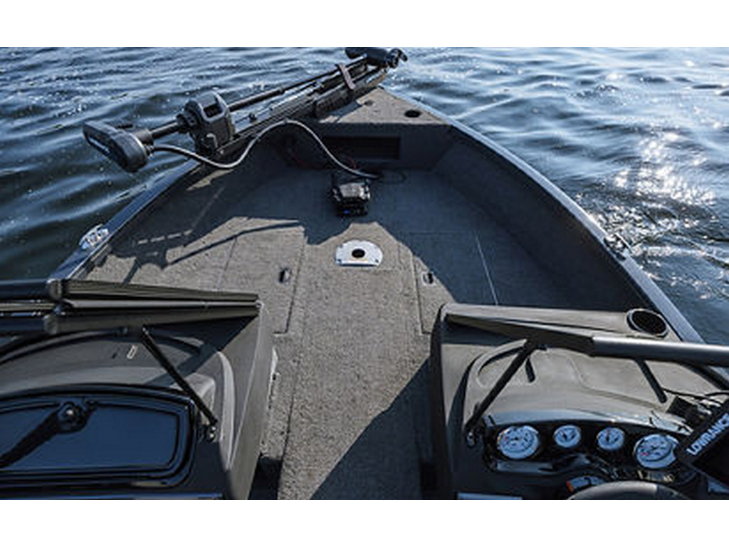 Crestliner 1750 Hawk