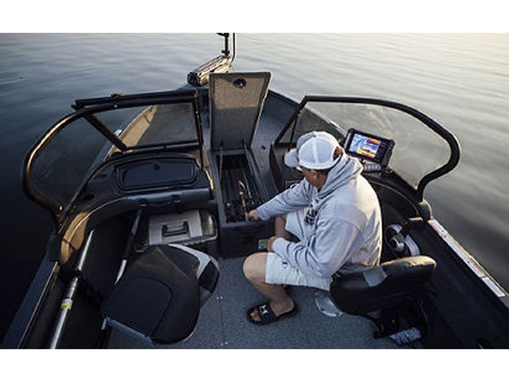 Crestliner 1750 Hawk