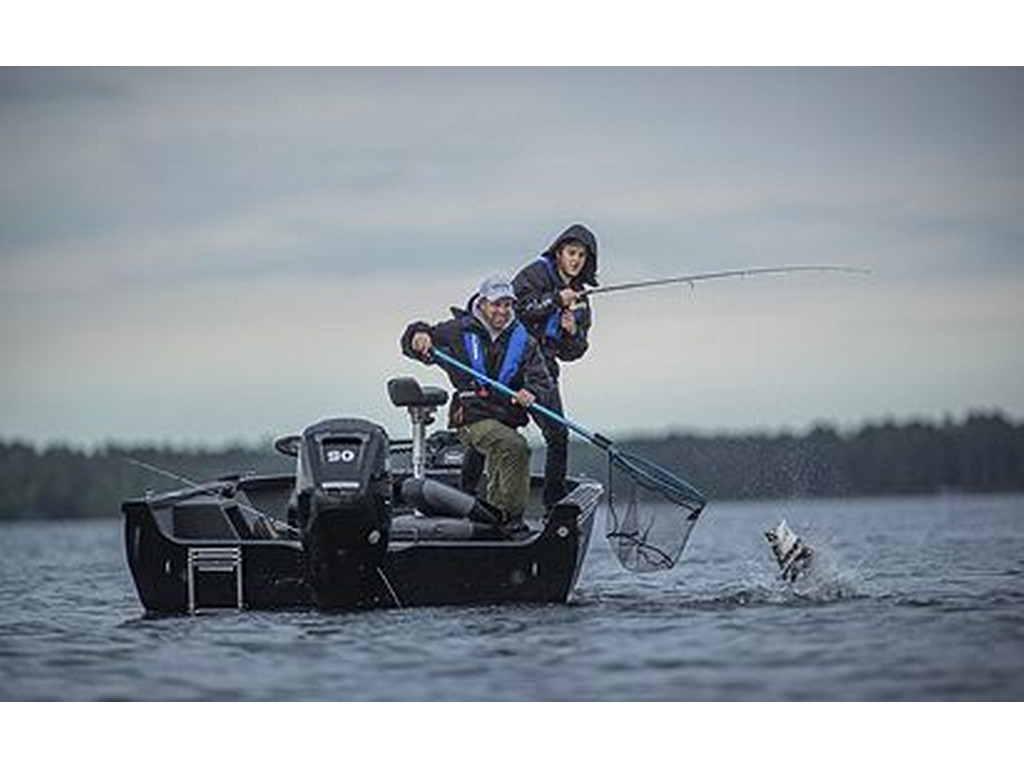 Crestliner 1750 PRO TILLER
