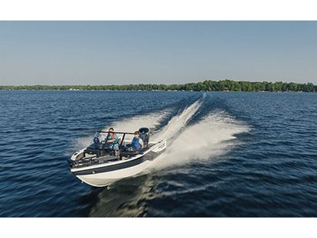 Crestliner 1750 Super Hawk