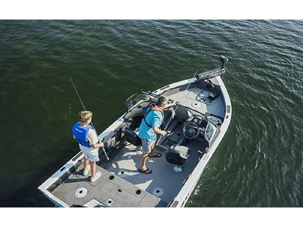 Crestliner 1750 Super Hawk