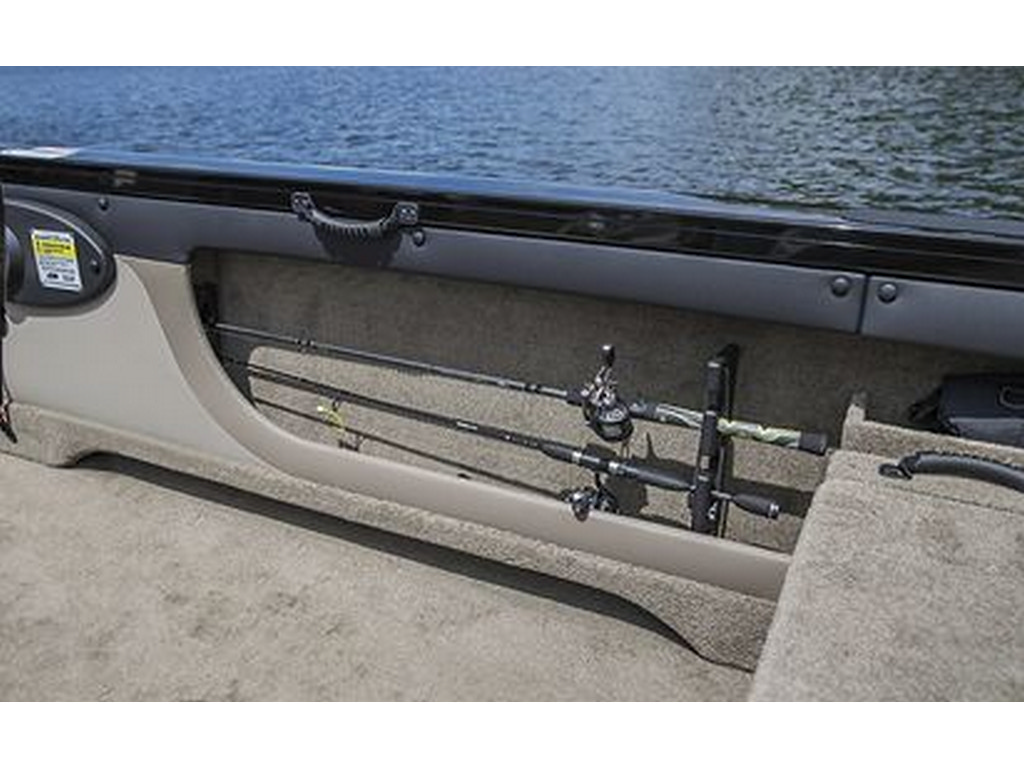 Crestliner 1750 Super Hawk