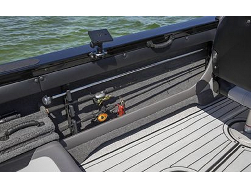 Crestliner 1750 Super Hawk
