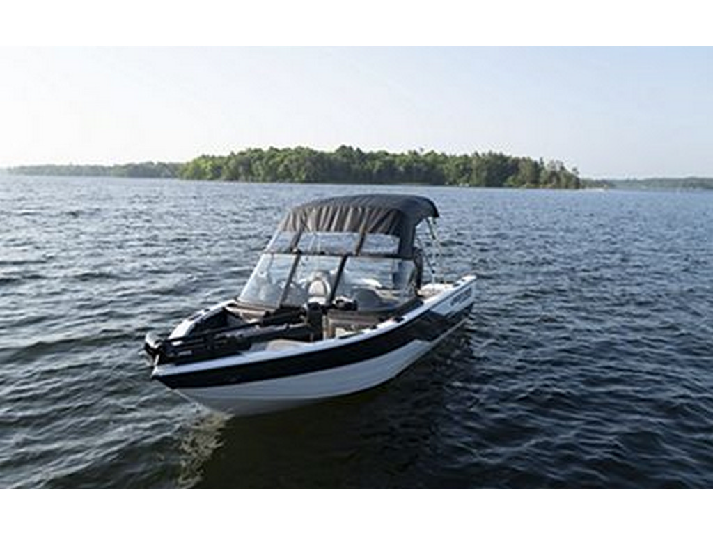 Crestliner 1750 Super Hawk