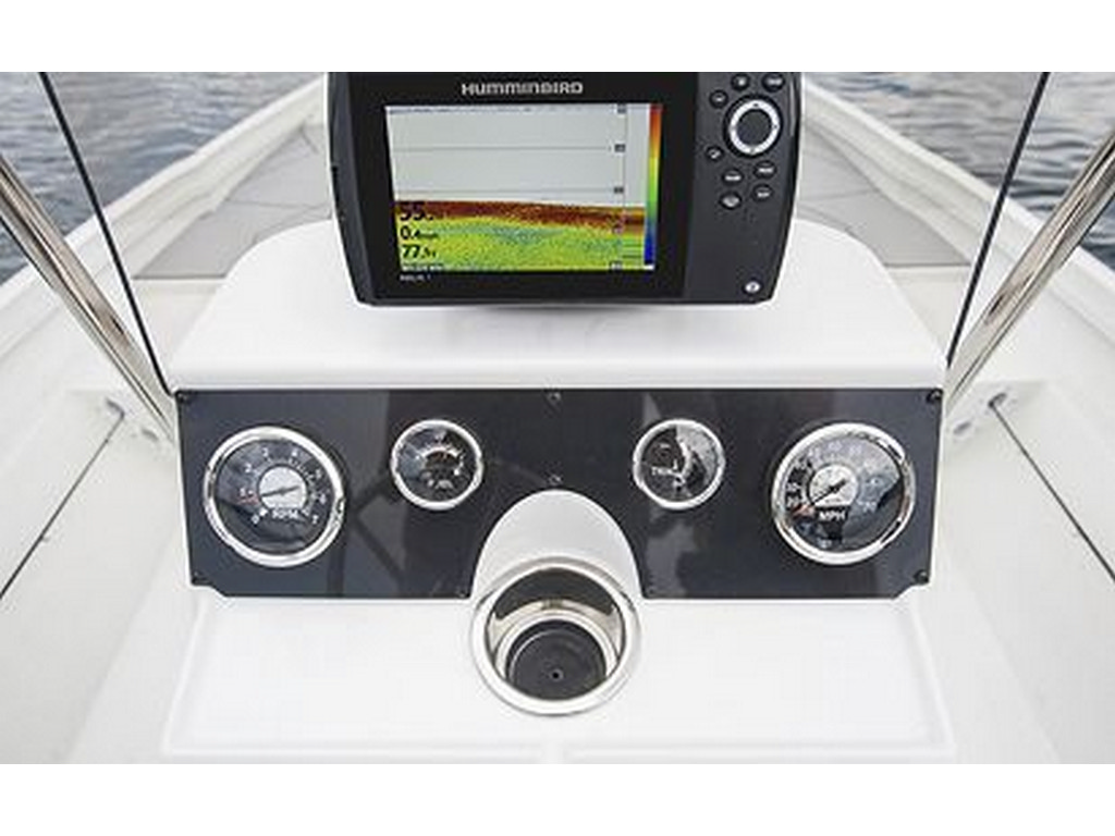 Crestliner 1800 BAY