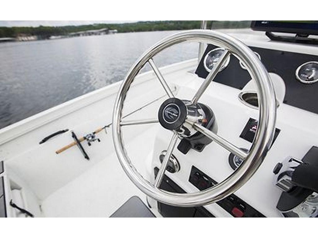 Crestliner 1800 BAY