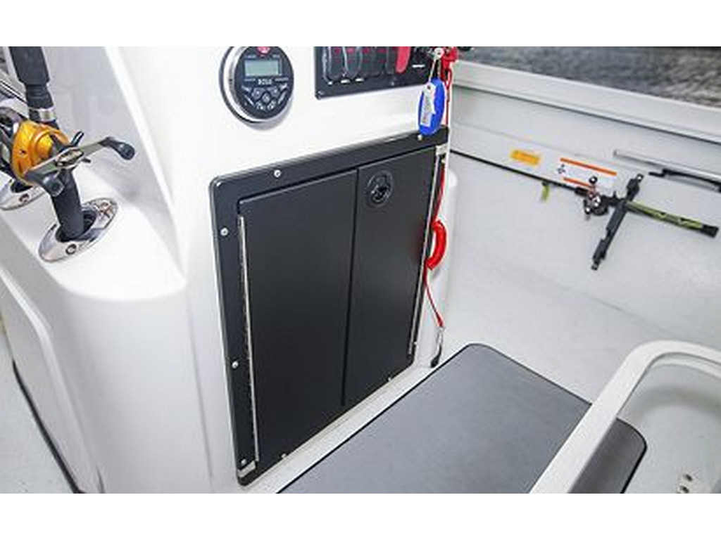 Crestliner 1800 BAY