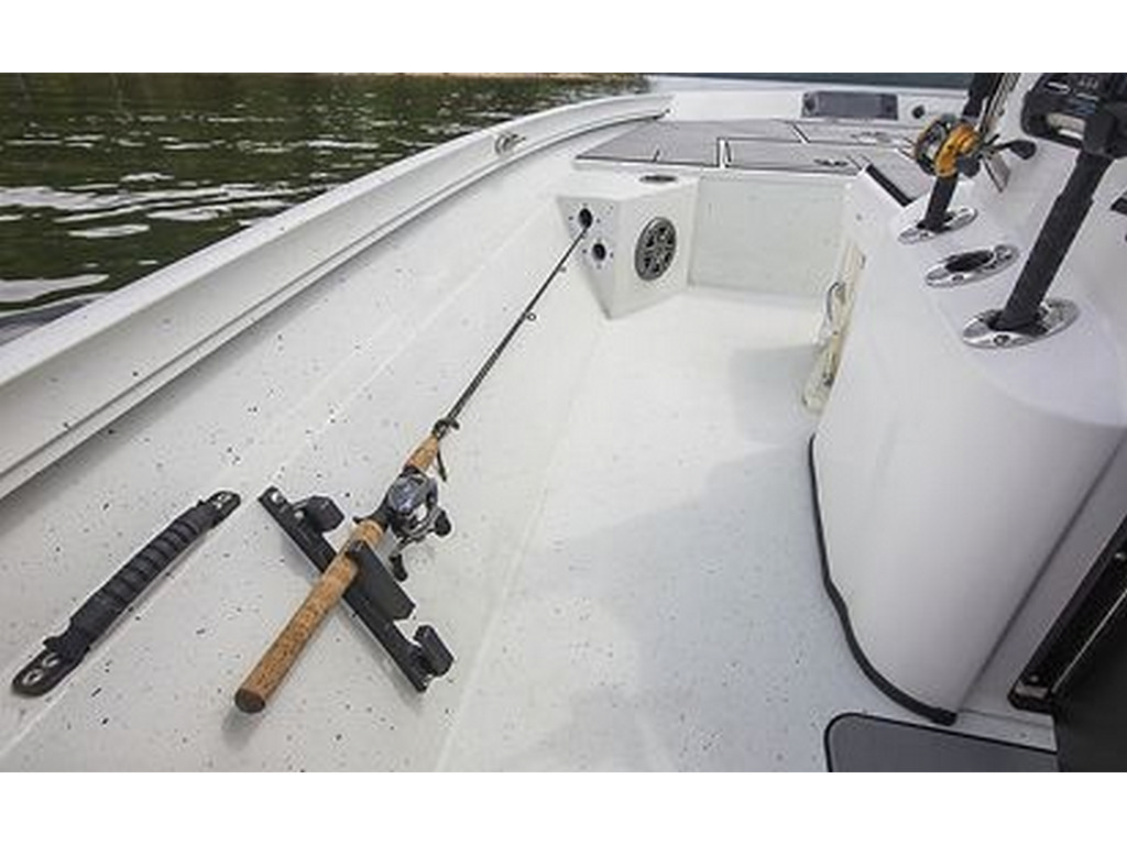 Crestliner 1800 BAY