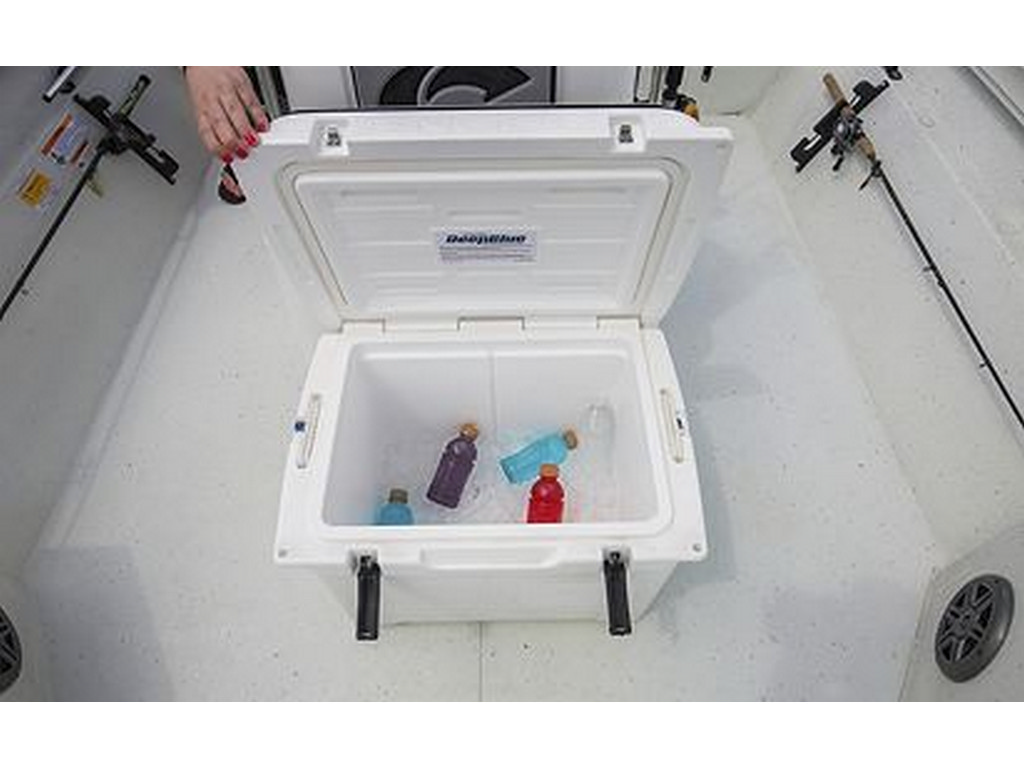 Crestliner 1800 BAY