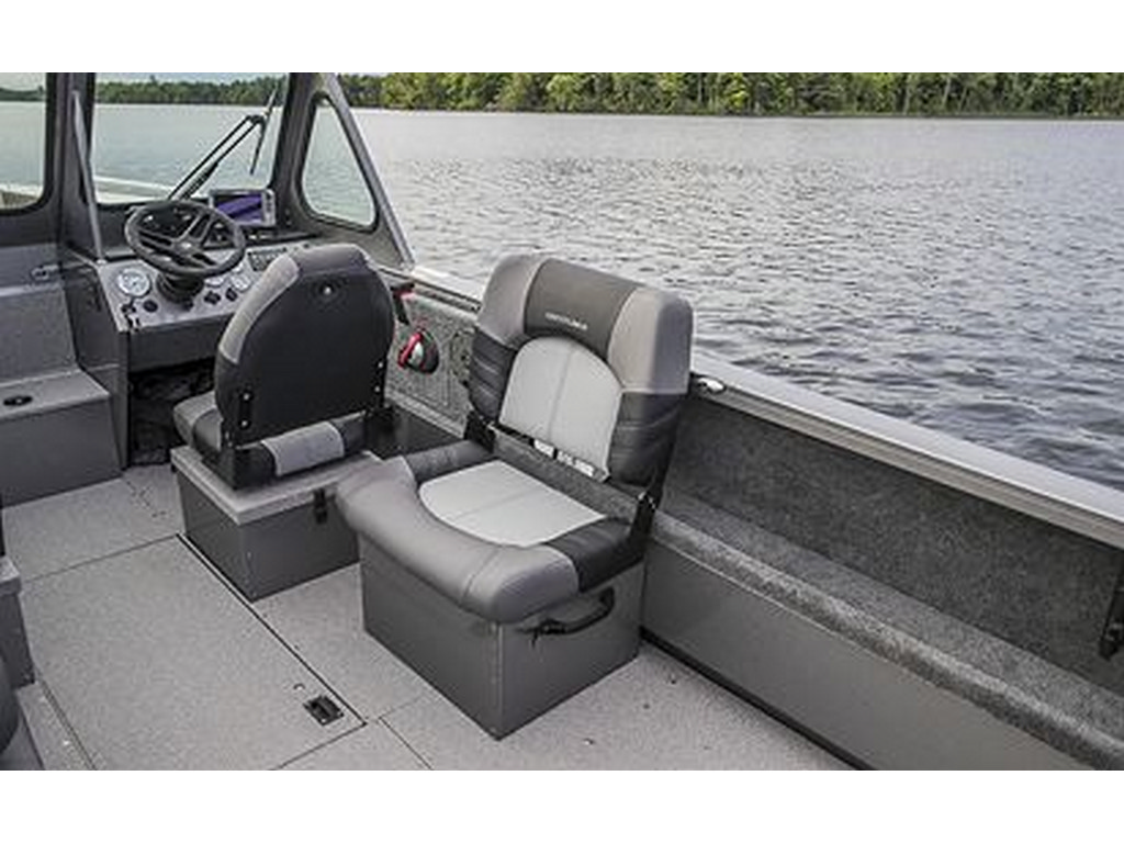 Crestliner 1850 COMMANDER