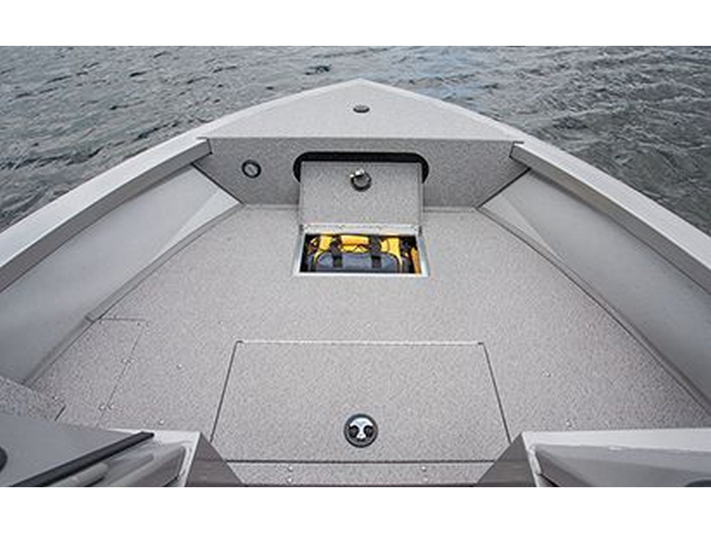 Crestliner 1850 COMMANDER