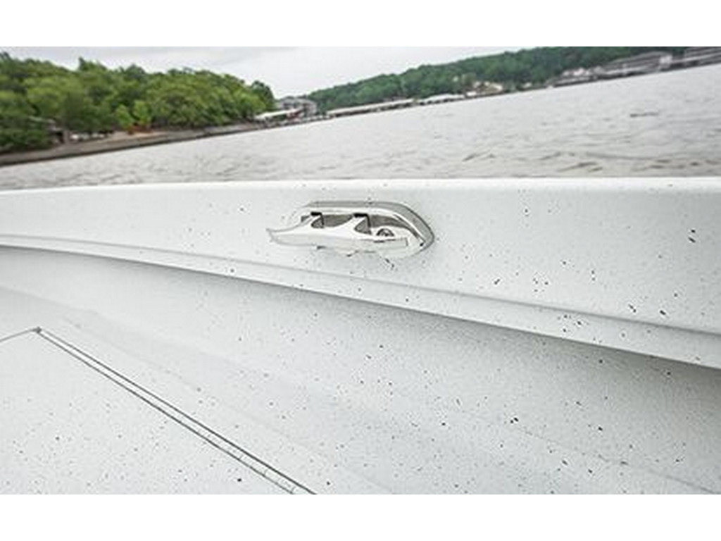 Crestliner 2000 BAY