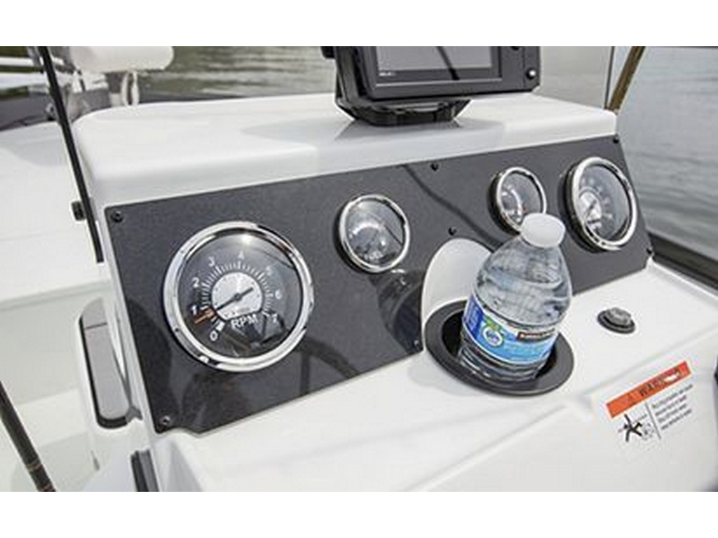 Crestliner 2000 BAY