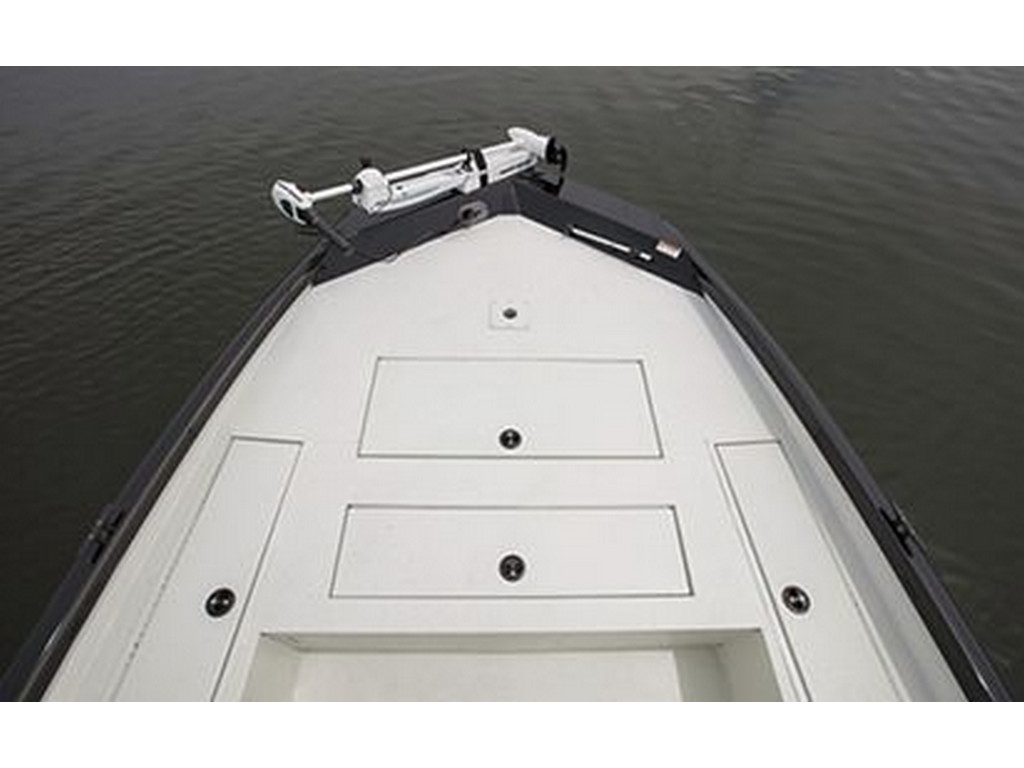 Crestliner 2000 BAY