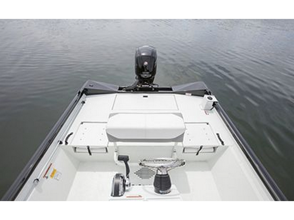 Crestliner 2000 BAY