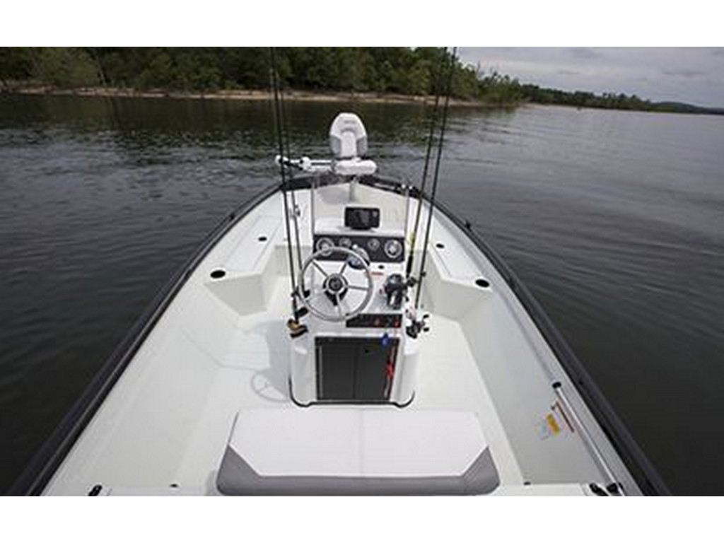 Crestliner 2000 BAY
