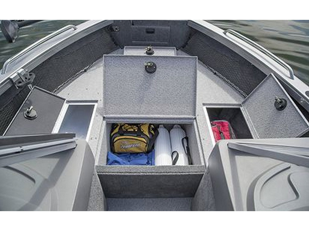 Crestliner 2250 AUTHORITY