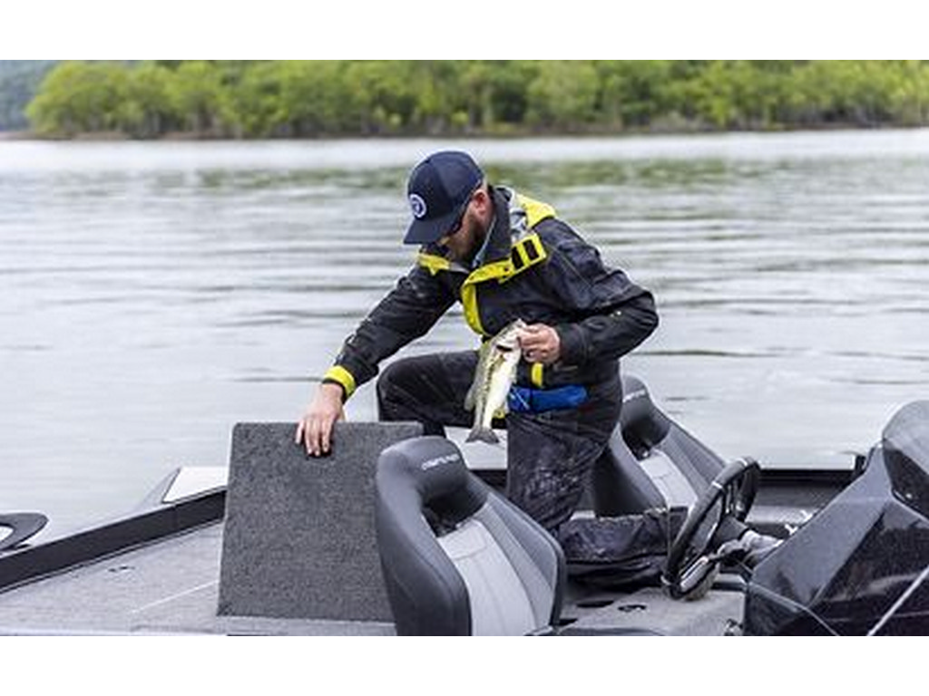 Crestliner MX 21