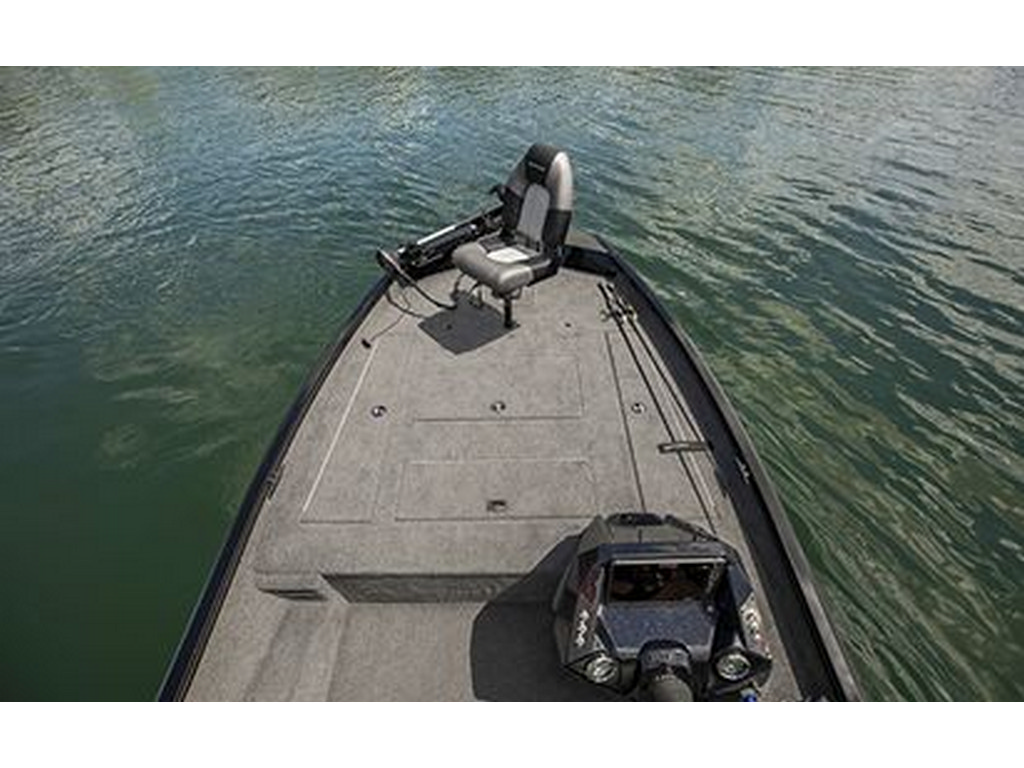Crestliner XFC 179
