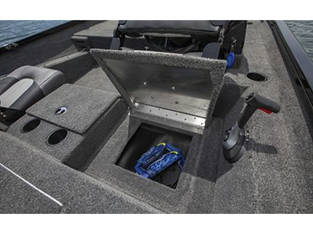 Crestliner XFC 179