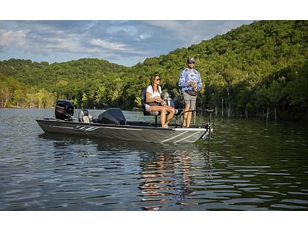 Crestliner XFC 179