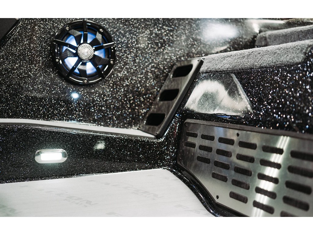 Falcon Boats 21 PREDATOR