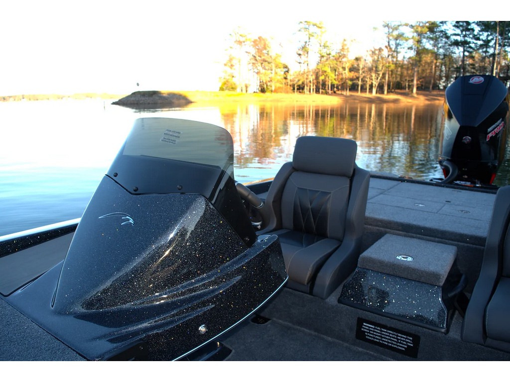 Falcon Boats F215